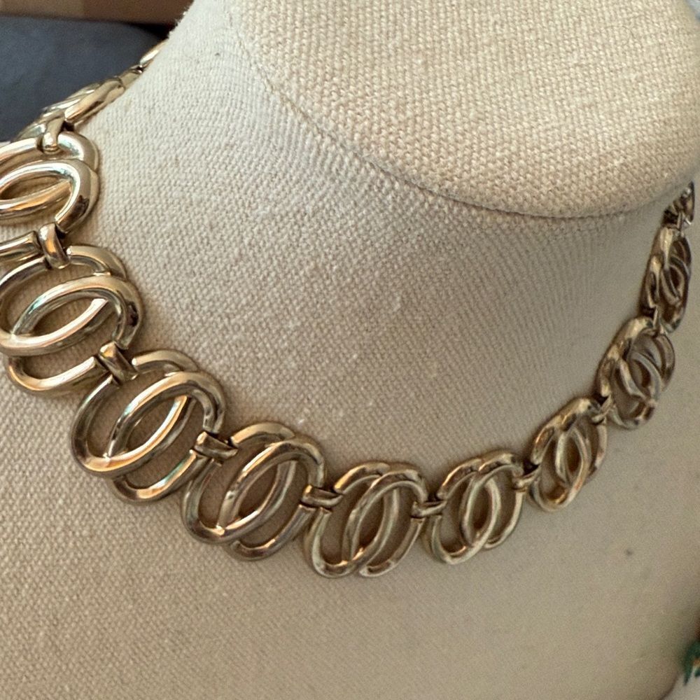 Monet Vintage Roulette Gold Tone Oval Link Collar Necklace. Circa 1956. - Picture 2 of 9